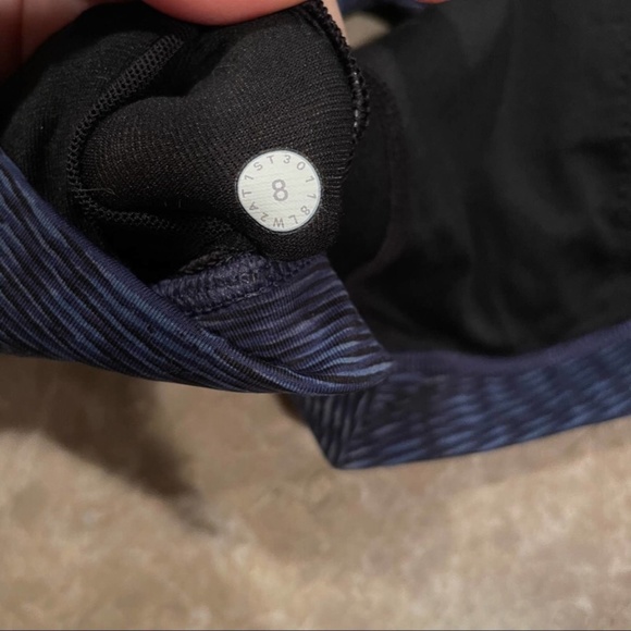 Lululemon Slide With Me Bra Size 8 Linear Navy Multi 2872 - Picture 6 of 7